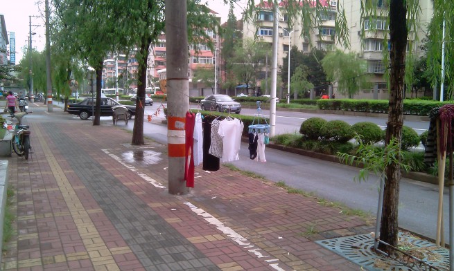 Le linge étendu dans la rue
